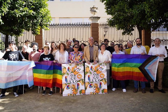 [Sevilla] Nota De Prensa Y Fotografías. Mes De La Diversidad Sexual