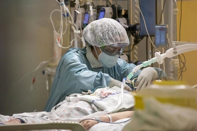 Archivo - UCI do Hospital Clínico de Santiago.