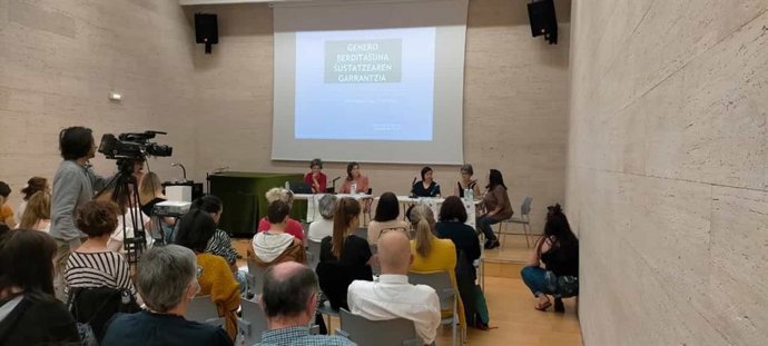 Presentación de la Asociación de Promotoras de Igualdad de Género de Euskadi 'Eusbersus'
