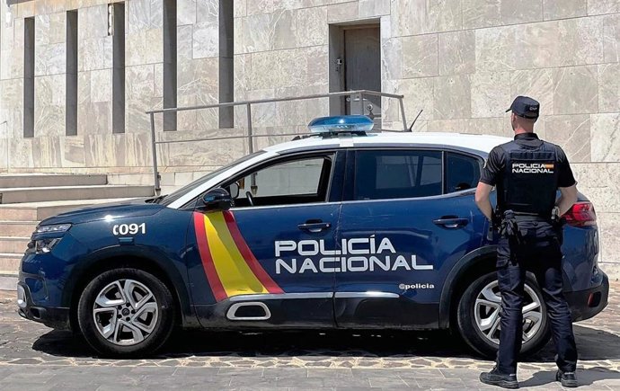DOTACIÓN POLICIAL ANTE LA SEDE DE LOS JUZGADOS DE MELILLA