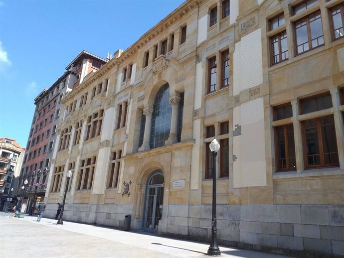 Antigua Escuela de Comercio, en Gijón