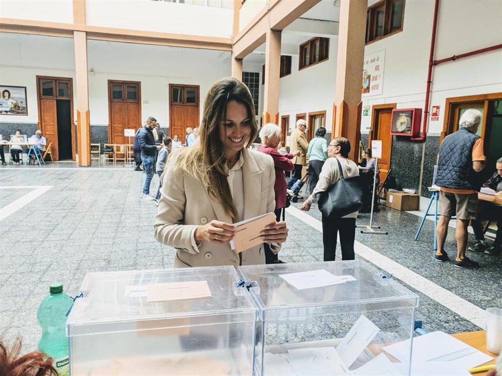 Archivo - La número 2 de la candidatura conjunta de CC y NC para las generales de este 10N, María Fernández