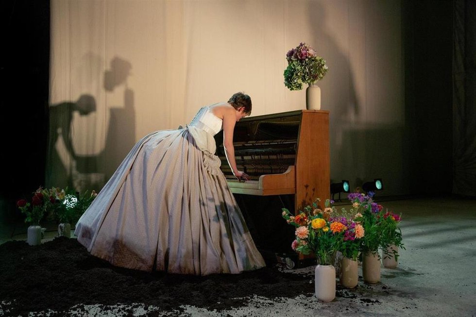 Imagen de escena de  Bovary, de Carme Portaceli y Michael De Cock