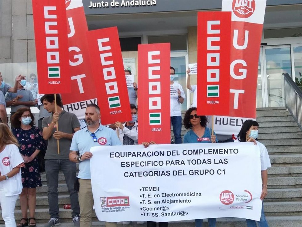 Concentración en el Hospital Infanta Elena de Huelva.