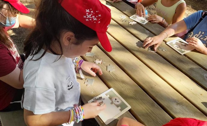 Taller de Fundación Cepsa sobre lechuzas con escolares de San Roque.