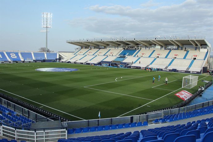 Archivo - Panoramic view inside of Municipal de Butarque stadium during spanish second division Liga SmartBank football match played between CD Leganes and CD Castellón at Municipal de Butarque stadium on March 06, 2021 in Leganes, Madrid, Spain.