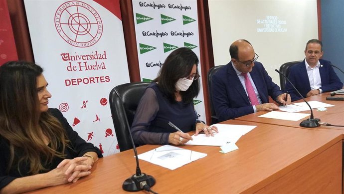 Archivo - La UHU renueva su acuerdo de patrocinio con El Corte Inglés para el desarrollo de sus actividades deportivas.