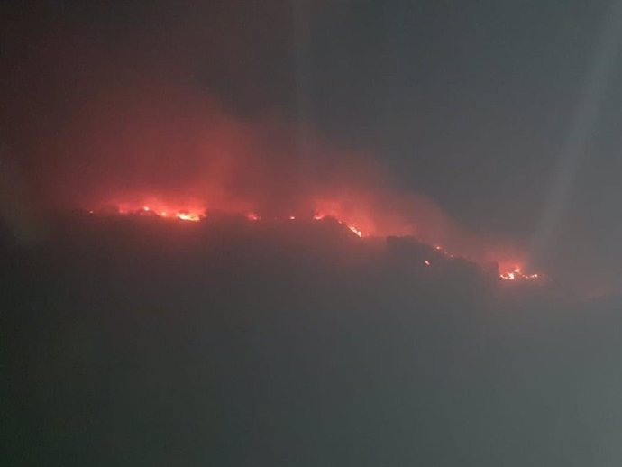 Imagen del incendio del Cerro de San Miguel este pasado domingo