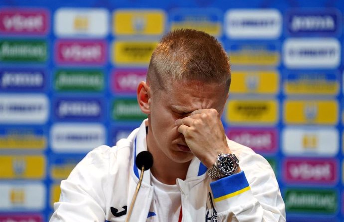 El jugador internacional ucraniano Oleksandr Zinchenko en la rueda de prensa previa al playoff de clasificación mundialista