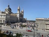 La llegada de turistas extranjeros a Madrid se multiplica por ocho en abril y el gasto casi por diez