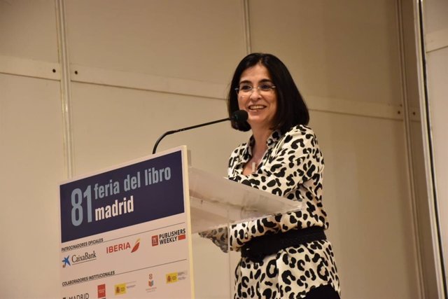 La ministra de Sanidad, Carolina Darias, en la presentación del libro 'Cambios sociales en tiempos de pandemia', que edita el Centro de Investigaciones Sociológicas (CIS), en el marco de la 81 Feria del Libro. En Madrid (España), a 31 de mayo de 2022.