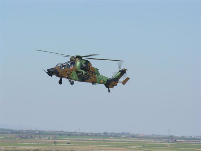 Indra se adjudica contratos por 90 millones para equipar 18 helicópteros del Ejército de Tierra
