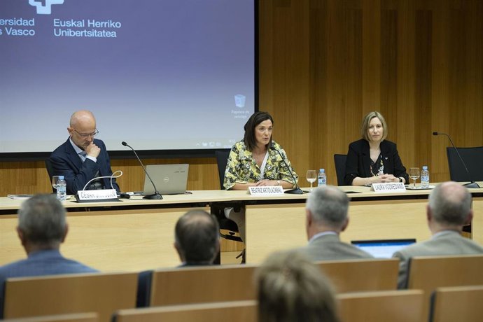 La consejera de Igualdad, Justicia y Políticas Sociales, Beatriz Artolazabal, participa en la el acto inaugural de la jornada sobre Justicia Juvenil organizada por el Instituto Vasco de Criminología (IVAC) de la Universidad del País Vasco (UPV/EHU)