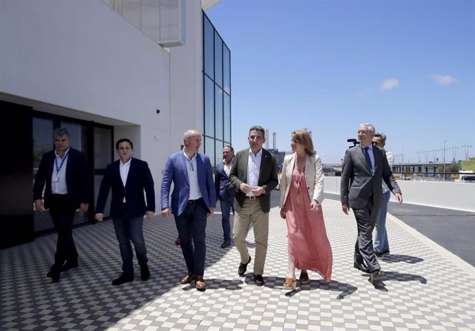 Visita a las instalaciones de la Ciudad del Marisco del Puerto de Huelva.