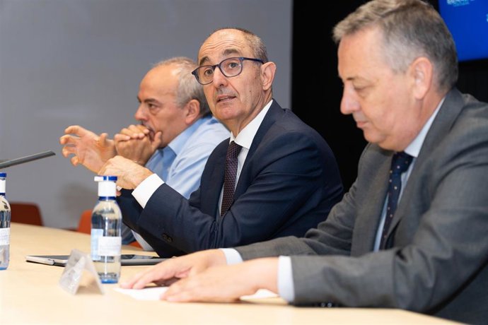 El director general de Iberaval, Pedro Pisonero, en el centro.