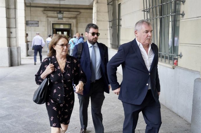 El presidente del Cádiz a su llegada a la Audiencia de Sevilla