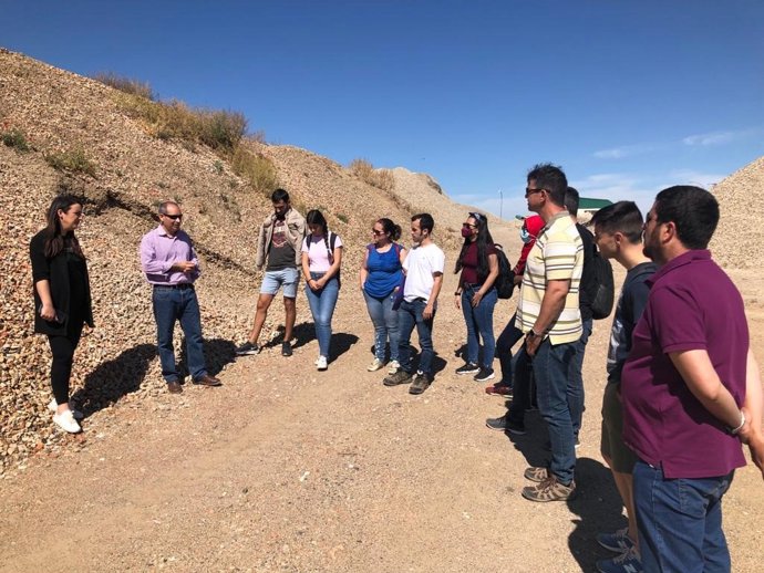Alumnos del Máster en Ingeniería de Minas de la UCO conocen la actividad de Epremasa en sus instalaciones.