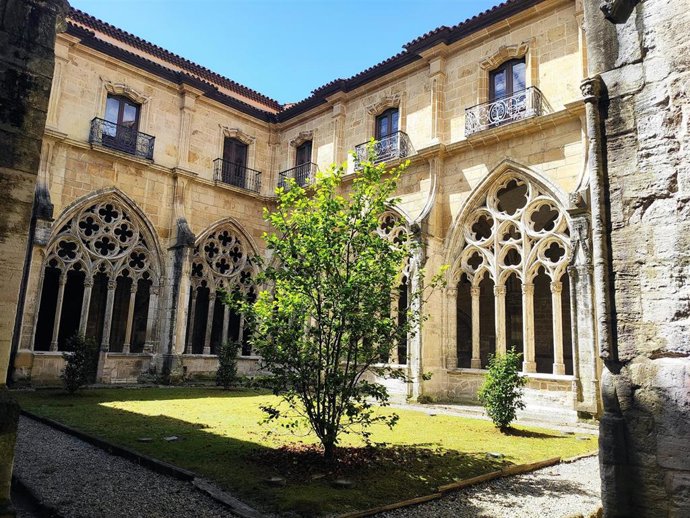 Claustro de la Catedral de Oviedo.