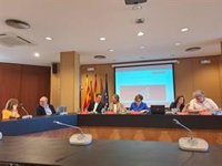 El AMB, sindicatos y patronales acuerdan 420 acciones para reactivar la economía metropolitana