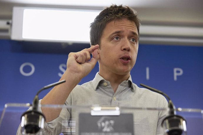 El portavoz de Más País en el Congreso, Íñigo Errejón, interviene en una rueda de prensa previa a una Junta de Portavoces, en el Congreso de los Diputados, a 24 de mayo de 2022, en Madrid (España).