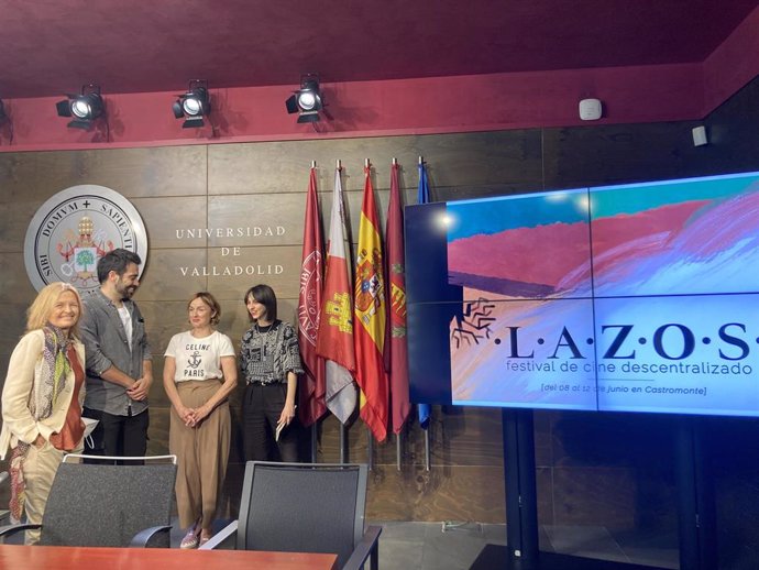 Mercedes Miguel (i), Enrique García-Vázquez, Carmen Vaquero y Sofía Corral.