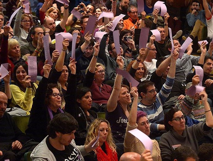 Celebración de la plenaria de Podemos.