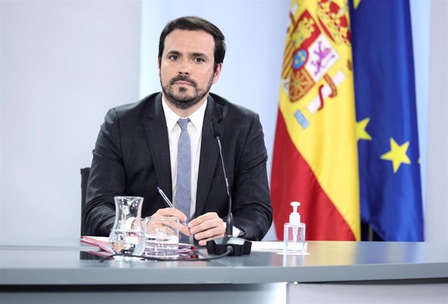 El ministro de Consumo, Alberto Garzón, tras el Consejo de Ministros que ha aprobado el anteproyecto de Ley de Atención al Cliente.