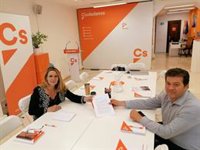 Cs se compromete en Granada a impulsar un Plan de Activación y Modernización del Comercio Ambulante