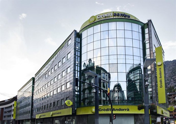 Archivo - La sede central de Crdit Andorr en Andorra la Vella.