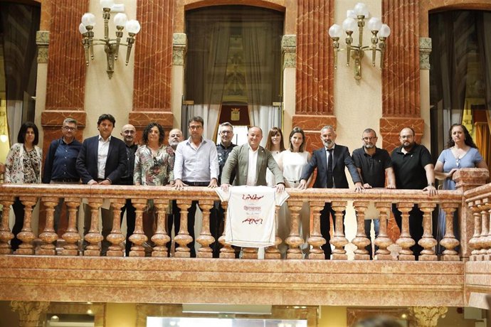 El Alcalde De Albacete, Emilio Sáez, Presenta La XV Maratón Ciudad De Albacete