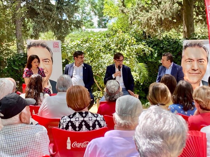Acto del PSOE de Sevilla en Utrera con la participación del primer secretario del PSC, Salvador Illa, en el marco de la precampaña de las elecciones andaluzas del 19 de junio.