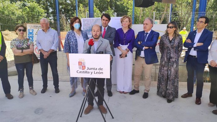 Juan Carlos Suárez-Quiñones visita las obras de la nueva EBAR de la localidad palentina de Villamuriel.