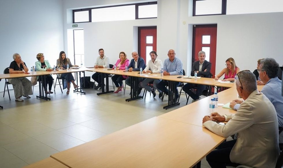 Encuentro entre miembros de CC y representantes de la Plataforma Pro Hospital Público del Sur.