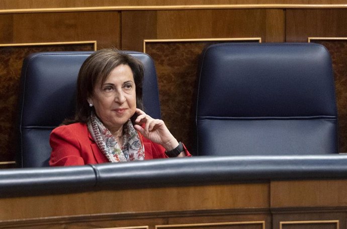 La ministra de Defensa, Margarita Robles, en una sesión plenaria en el Congreso de los Diputados