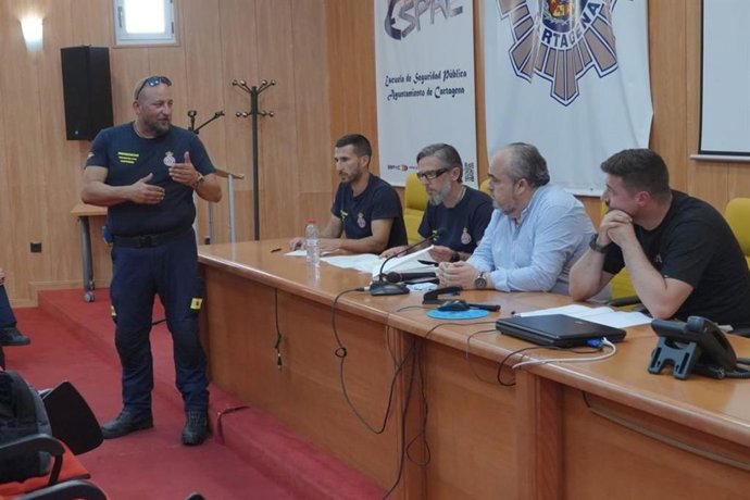 Cinco puestos de salvamento de playas abren este miércoles en Cartagena