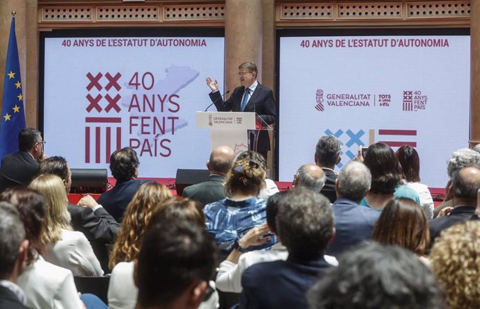 El presidente de la Generalitat valenciana, Ximo Puig, interviene en el acto de conmemoración del 40 aniversario del Estatuto de Autonomía de la Comunitat Valenciana, a 1 de junio de 2022, en Valencia, Comunidad Valenciana, (España). 