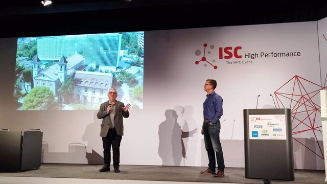 Presentació d'Intel a Hamburg (Alemanya) sobre el futur laboratori de disseny de microxips de Barcelona