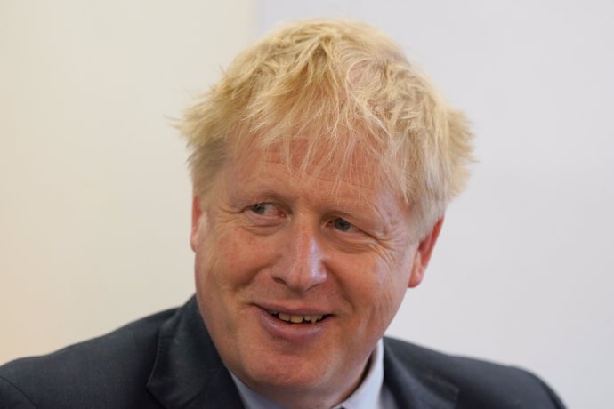 27 May 2022, United Kingdom, Darlington: British Prime Minister Boris Johnson reacts during a visit to the CityFibre Training Academy. Photo: Owen Humphreys/PA Wire/dpa