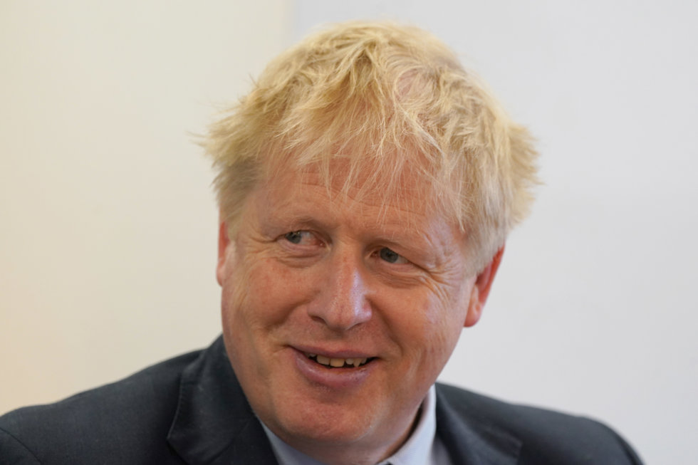 27 May 2022, United Kingdom, Darlington: British Prime Minister Boris Johnson reacts during a visit to the CityFibre Training Academy. Photo: Owen Humphreys/PA Wire/dpa