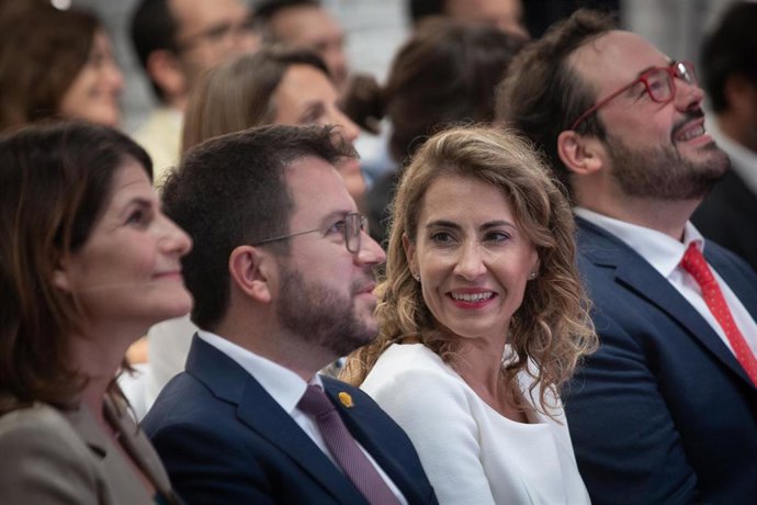 El president de la Generalitat, Pere Aragons y la ministra de Transportes, Movilidad y Agenda Urbana, Raquel Sánchez, durante el acto de apertura de la nueva oficina de Google, a 1 de junio de 2022, en Barcelona, Cataluña (España).