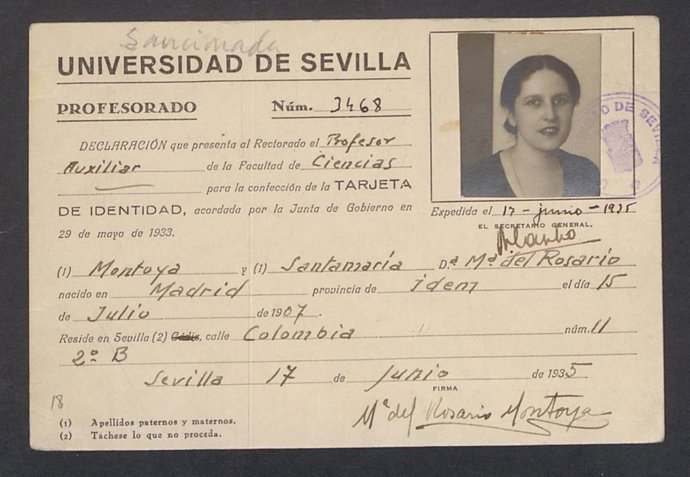 Carnet de la primera mujer docente de US