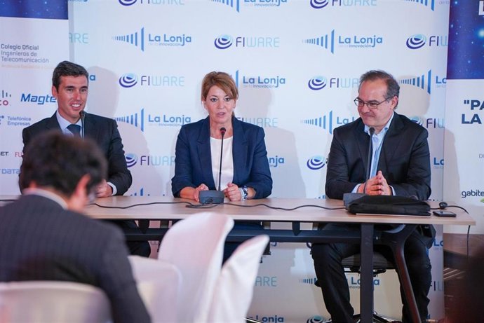 La Lonja Tech del Puerto de Huelva ha acogido el  Desayuno Coloquio 'Parque Energético La Rábida: Hacia una Industria 4.0'.