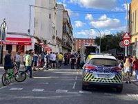 La Policía investiga un atropello a un adulto y dos menores de once años en la calle Polvero de Sevilla