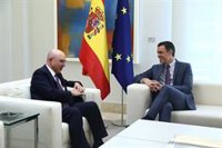 Sánchez recalca el "crecimiento económico" de España en la reunión con el presidente de Investcorp y llama a invertir