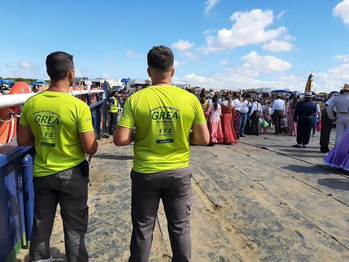 Más de 70 incidencias en la Operación Aldea de El Rocío, entre ellas un atropello y varios vuelcos de carretas
