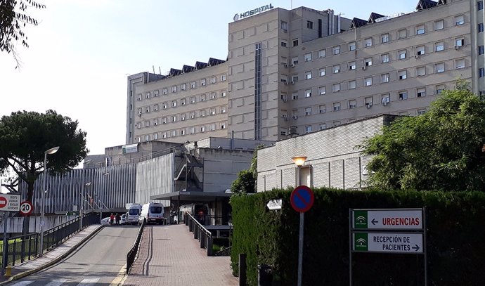 Archivo - Los heridos han sido trasladados al Hospital de Valme.