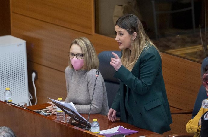 Archivo - La coportavoz de Unidas Podemos, Alejandra Jacinto , junto a la otra coportavoz de su partido, Caroloina Alonso