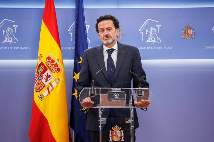 Archivo - El vicesecretario general de Ciudadanos, Edmundo Bal, interviene en una rueda de prensa previa a una Junta de Portavoces, en el Congreso de los Diputados, a 26 de abril de 2022, en Madrid (España).