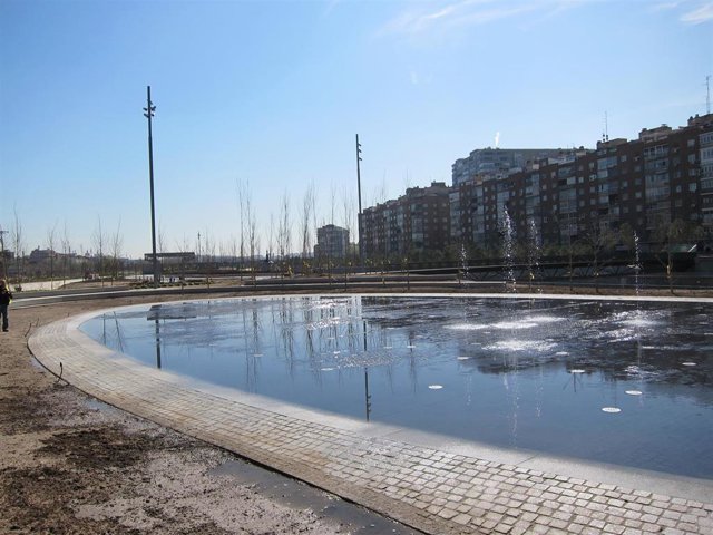 Archivo - Playa de madrid río, manzanares.