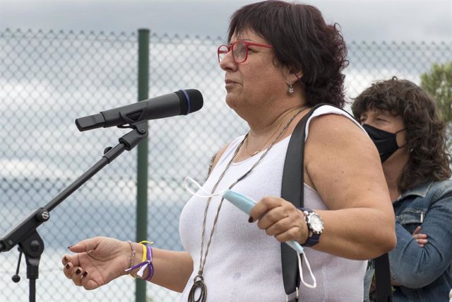 Archivo - La exconsellera de Trabajo, Asuntos Sociales y Familias de la Generalitat Dolors Bassa (ERC), interviene tras salir de la prisión de Puig de les Basses. ARCHIVO.